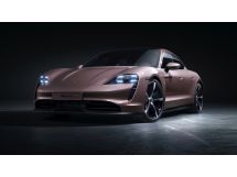 Pirelli adauga doua modele noi de anvelope P Zero la gama sa Elect, special create pentru Porsche Taycan