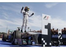 Marele premiu de Formula 1 al Ungariei - Pirelli aduce liniste la boxe si spectacol in tribune !