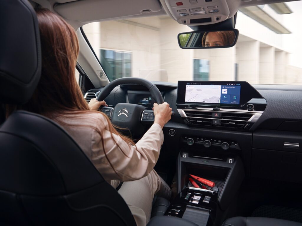 Citroen e-C4 x interior