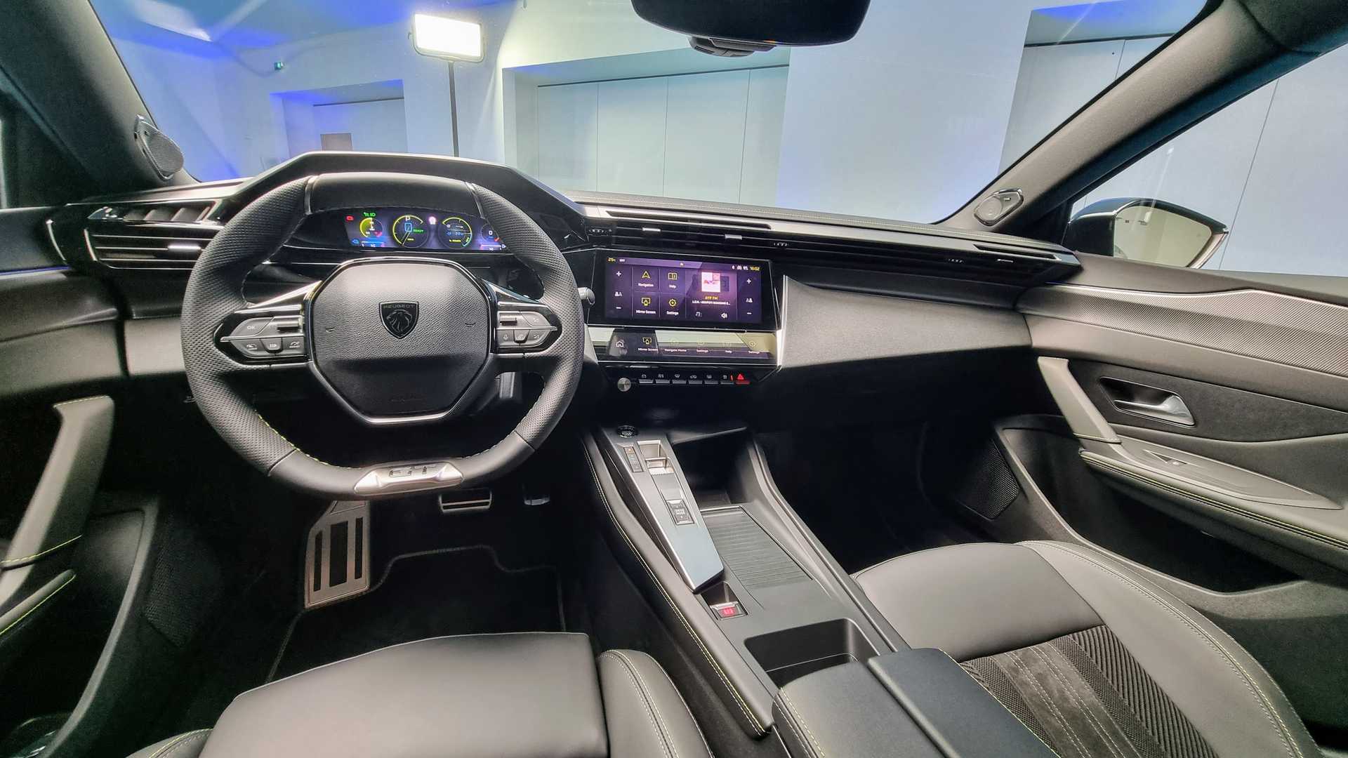 Peugeot 408 interior