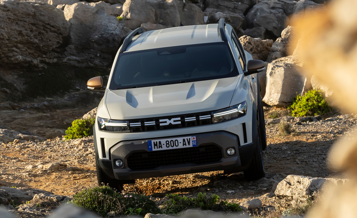 Generatie noua a modelului Dacia Duster cu design robust si modern