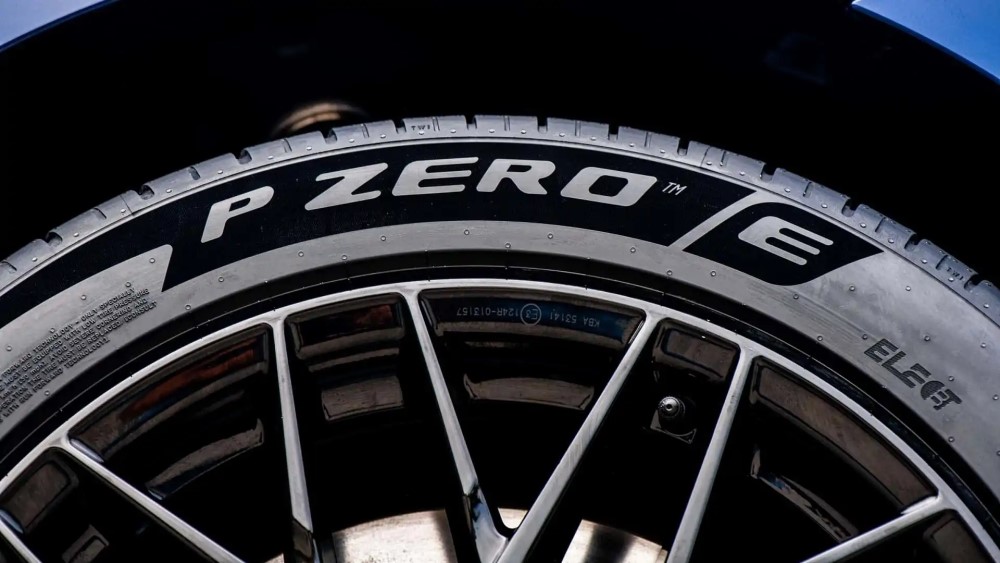 Pirelli P Zero anvelope noi